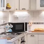 Spacious Family Flat S. Spirito 8 Sleeps