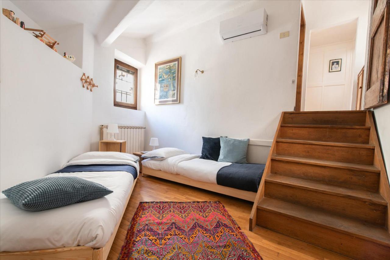 Spacious Family Flat S. Spirito 8 Sleeps * Florencia